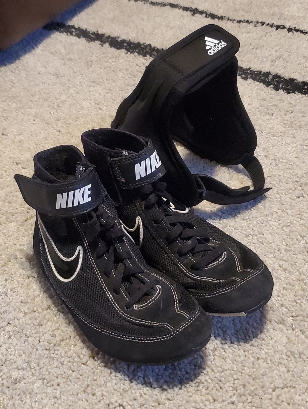 Nike Speedsweep VII Wrestling Shoes And Headgear